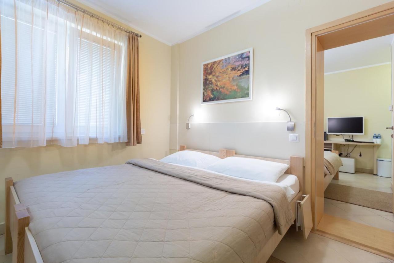 Wing Club Hotel Jagodina Buitenkant foto